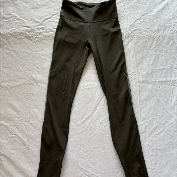 olive Lulu lemon leggings with cute stripe detailing - Picture 2 of 4